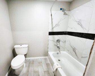 Travel Inn By OYO, Hwy 80 - Jackson - Jackson - Bathroom