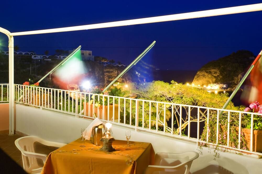 Hotel Residence S.Angelo - Serrara Fontana - Balcón