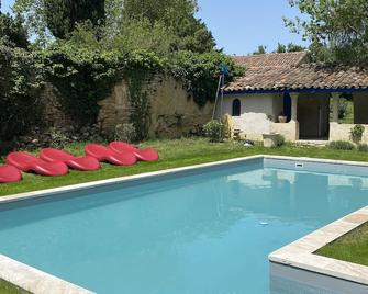 La Maison D'amis Du Chateau - Pech-Luna - Piscina