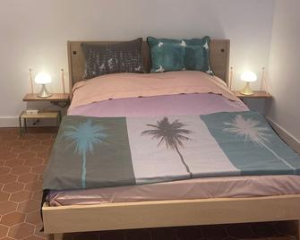 Duplex dans maison de village - La Turbie - Chambre