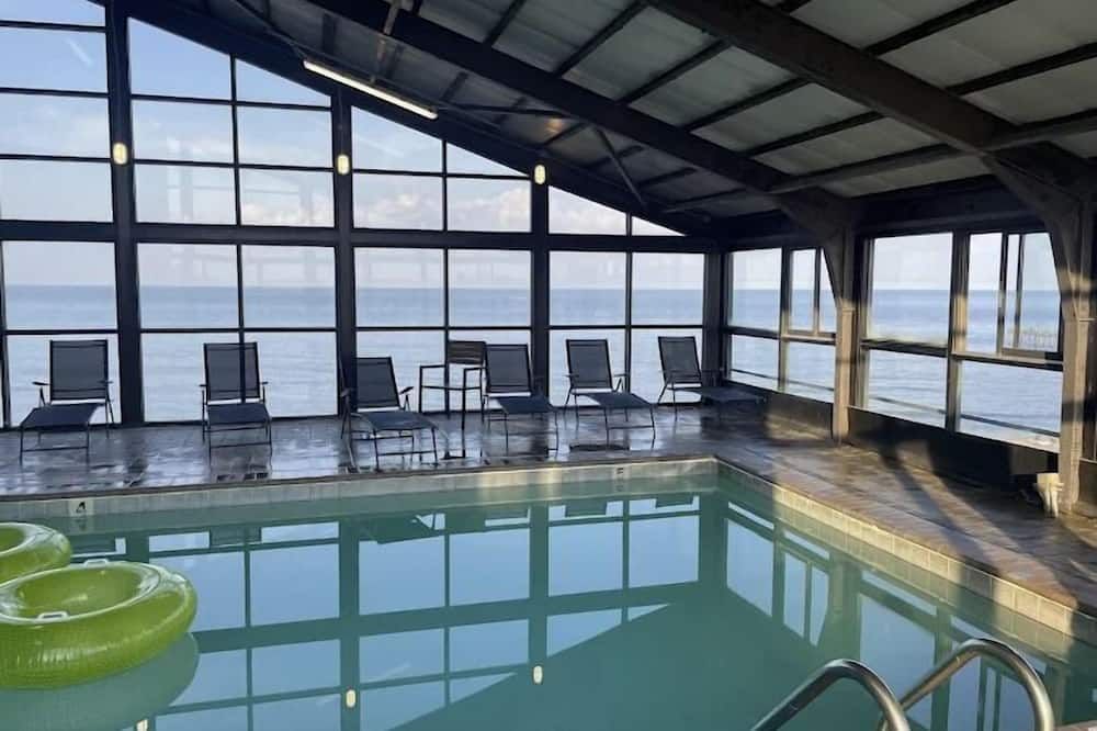 سن آند ساند ريزورت أوشنفرونت سويتس - فرجينيا بيتش - حوض السباحة