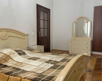 Azneft Royal Suite Apartment Sea View - Baku - Bedroom