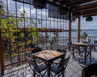 Hotel Casona de La Isla - Flores - Balcony