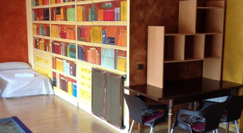 Hostel Alhambra - Girona - Zimmerausstattung