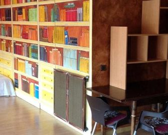 Hostel Alhambra - Girona - Zimmerausstattung