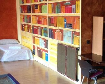 Hostel Alhambra - Girona - Zimmerausstattung
