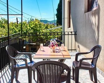 Guest House - Mk - Gori - Balcón