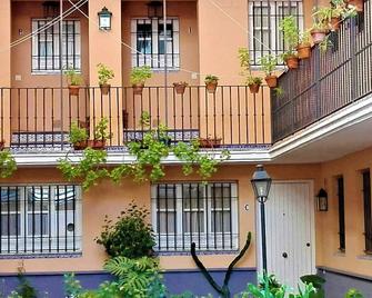 Duplex En Corral De Vecinos San Bernardo - Sevilla - Edificio