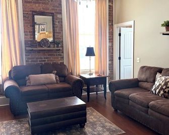 The Rooftop Reserve - Vidalia - Living room