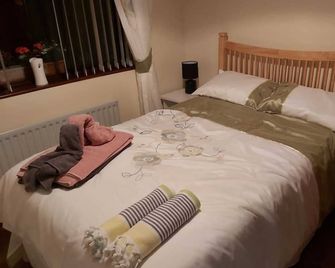 Foot of the Mournes - Cottage - Sleeps 4 - Parking - Newry - Schlafzimmer