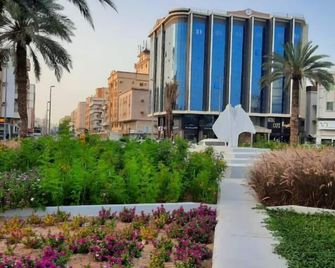 Al Muhajer Serviced Apartments in Al Salamah District - Jeddah - Outdoor view