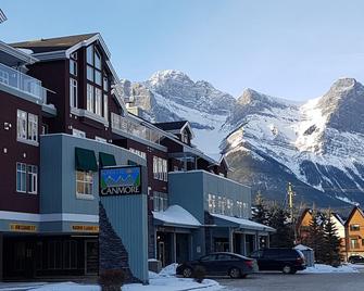 Sunset Resorts Canmore And Spa - Canmore - Building
