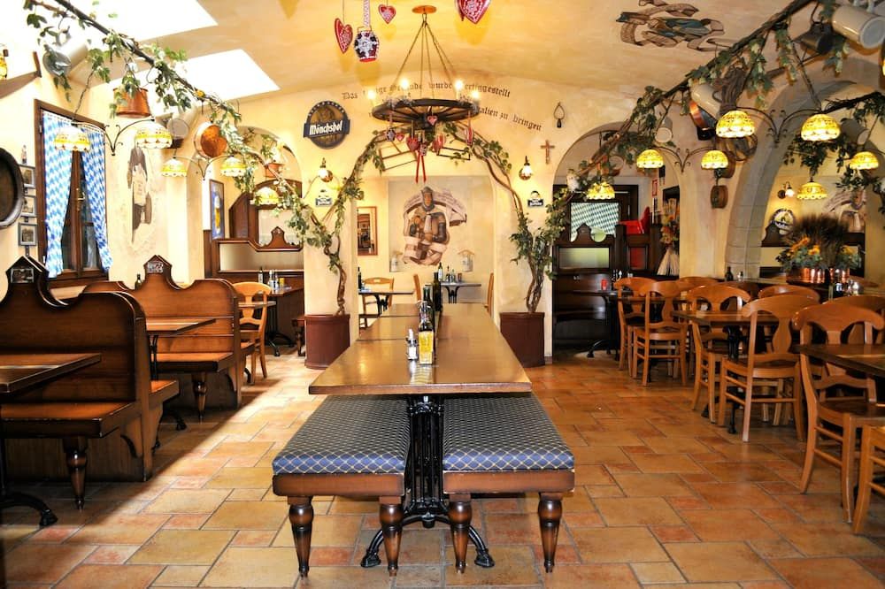 فيتوريا - ريفا ديل غاردا - مطعم