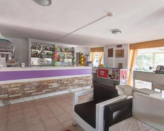 Hotel Asiago Beach - 麗都迪薩維奧 - 酒吧