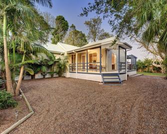 Pine Cottage, 5A Nelson Street - Nelson Bay - Building