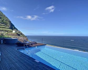 Casa das Escaleiras by Atlantic Holiday - Porto Moniz - Pileta