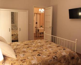 La Casa In Fiore - San Giovanni - Rome - Bedroom