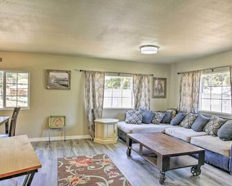 Kingston Sleeper Unique Stay Near Silver Mountain - Kellogg - Living room