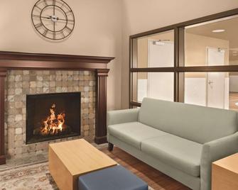 Country Inn & Suites by Radisson, Dayton South, OH - Dayton - Living room