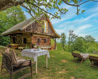 Tiny House For Two - Happy Rentals - Dragatus - Patio