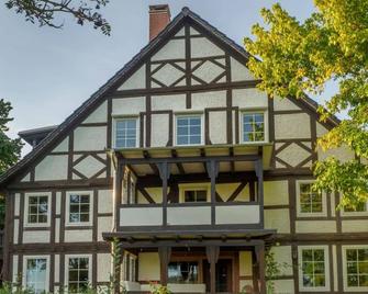 Holiday apartment loft - Hehlen - Budova