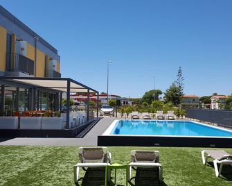 Hotel 3K Faro Aeroporto - Faro - Svømmebasseng