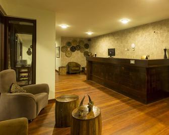 Humura Resorts - Kampala - Recepción