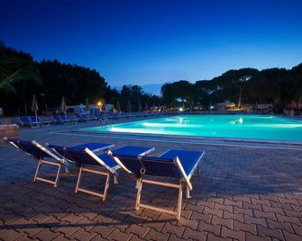 Camping Village Mareblu - Cecina - Pool