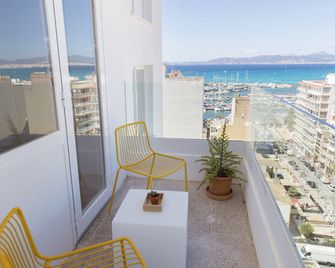 whala!fun - S'Arenal - Balcon