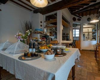 Olimagio Farmstay w/animals & 25m pool 4km Forte dei Marmi beach - Pietrasanta - Dining room