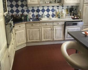 Charmante Villa au Calme Avec Jardin Arboré - Le Val - Cocina