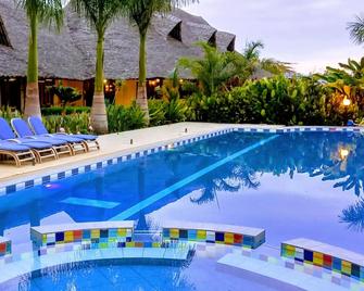The Last Village Lodge - Athi River - Piscina