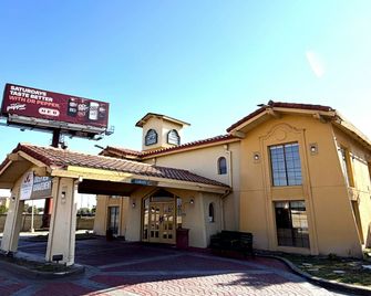 Townhouse Garden Inn & Suites San Antonio I 35 - San Antonio - Edifício