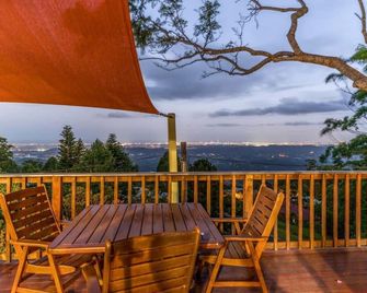 Tamborine Mountain Bed and Breakfast - Eagle Heights - Balcón