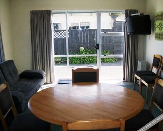 Cedar Court Motel - Napier - Dining room