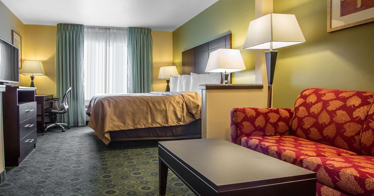 Quality Inn and Suites Bloomington I55 and I74 ab 79 €. Hotels in