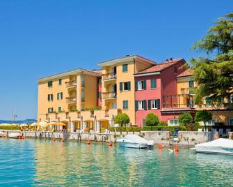 Appartamento Vista Lago - Happy Rentals - Desenzano del Garda - Gebouw