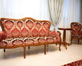 Metelitsa Hotel - Surgut - Living room