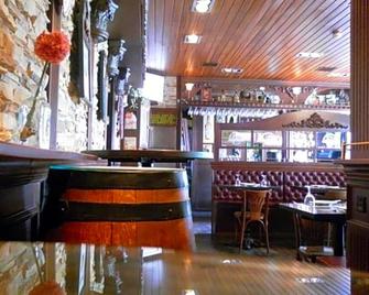 Good Mood Hostel - Evora - Bar