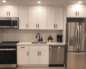 Charming 2-bedroom apartment with WiFi, AC in lovely Brooklyn - Brooklyn - Cocina