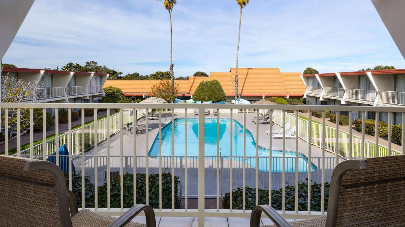 ترافلودج باي ويندام مونتيري باي