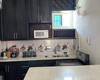 Remarkable 1-Bed Apartment in Montego Ba - Bahía Montego - Cocina