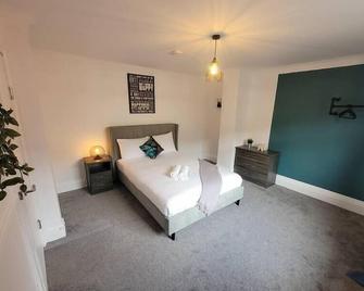 Luke Stays - Parsons Gardens - Whickham - Bedroom