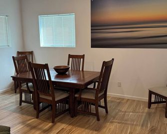 Newly renovated family/pet-friendly Mountain View home - Mountain View - Comedor