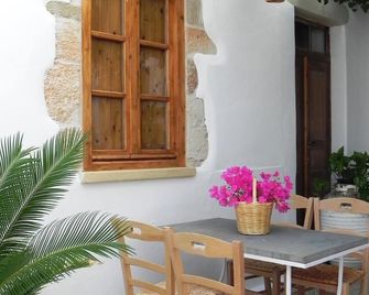Cosmos Home Lindos - Lindos - Innenhof