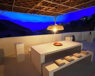 Entire house with private rooftop - Al Hoceïma - Balcony