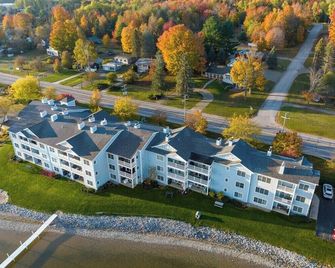 Harborage Pointe Waterfront - East Jordan - Edificio