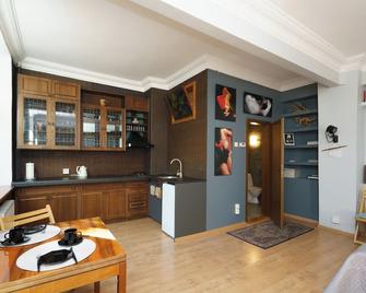 Photographers are welcome in this apartment - Tallinn - Kitchen