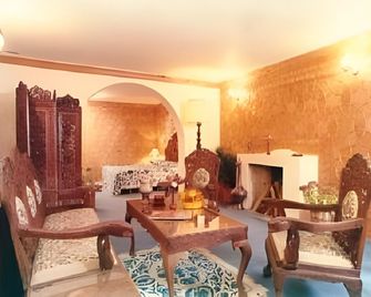 Wood Stock Hotel - Pahalgam - Lobby