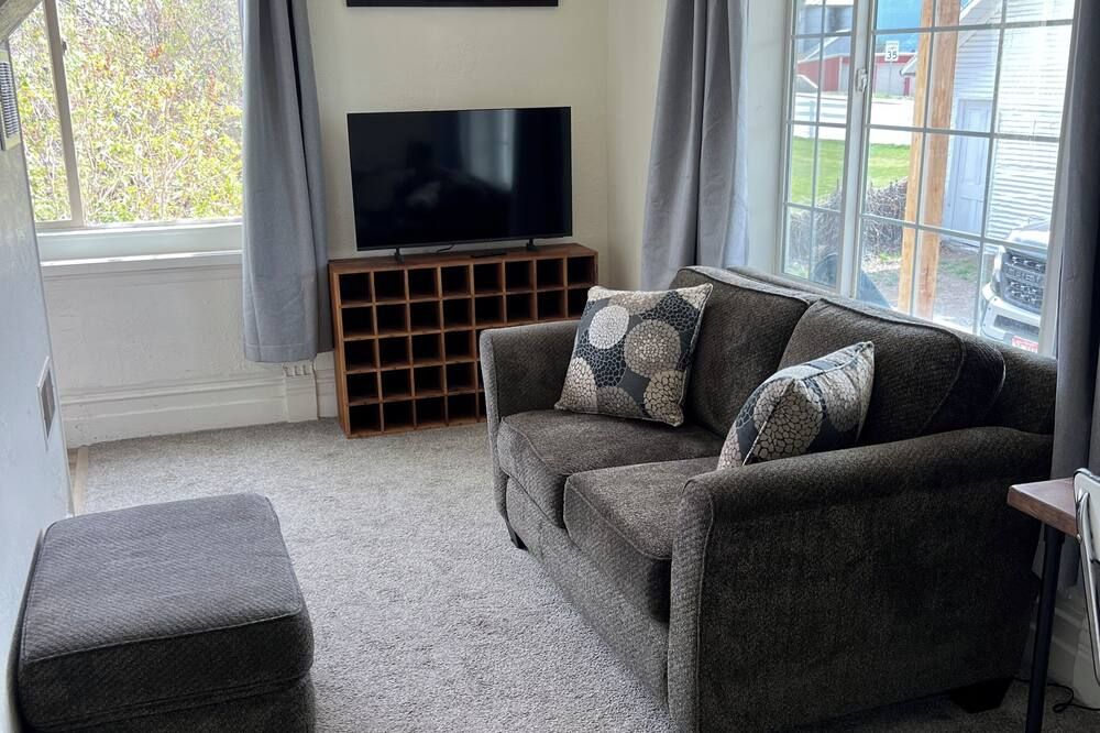 Cozy 1-bedroom apartment-Near Lava Hot Springs- Bullseye Inn unit 2 - Soda Springs - Sala de estar